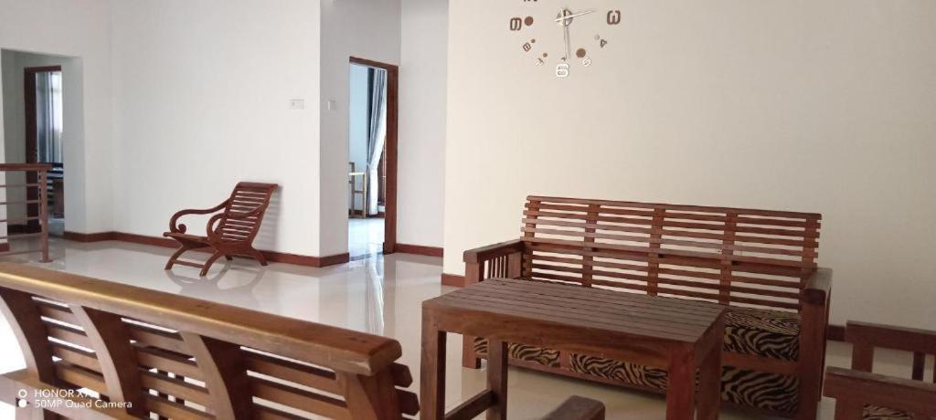 Anuradhapura Hotels Extérieur photo