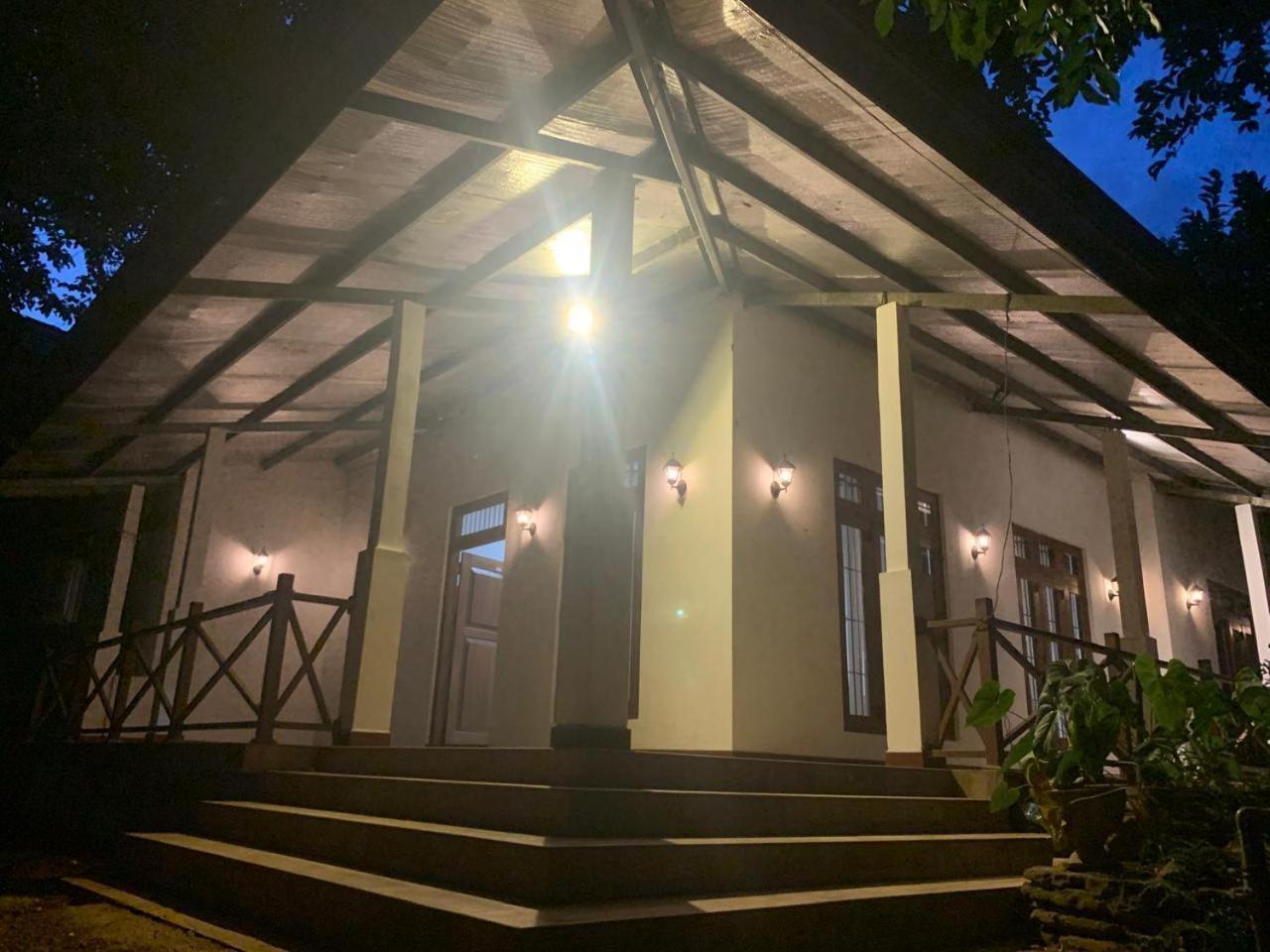 Anuradhapura Hotels Extérieur photo